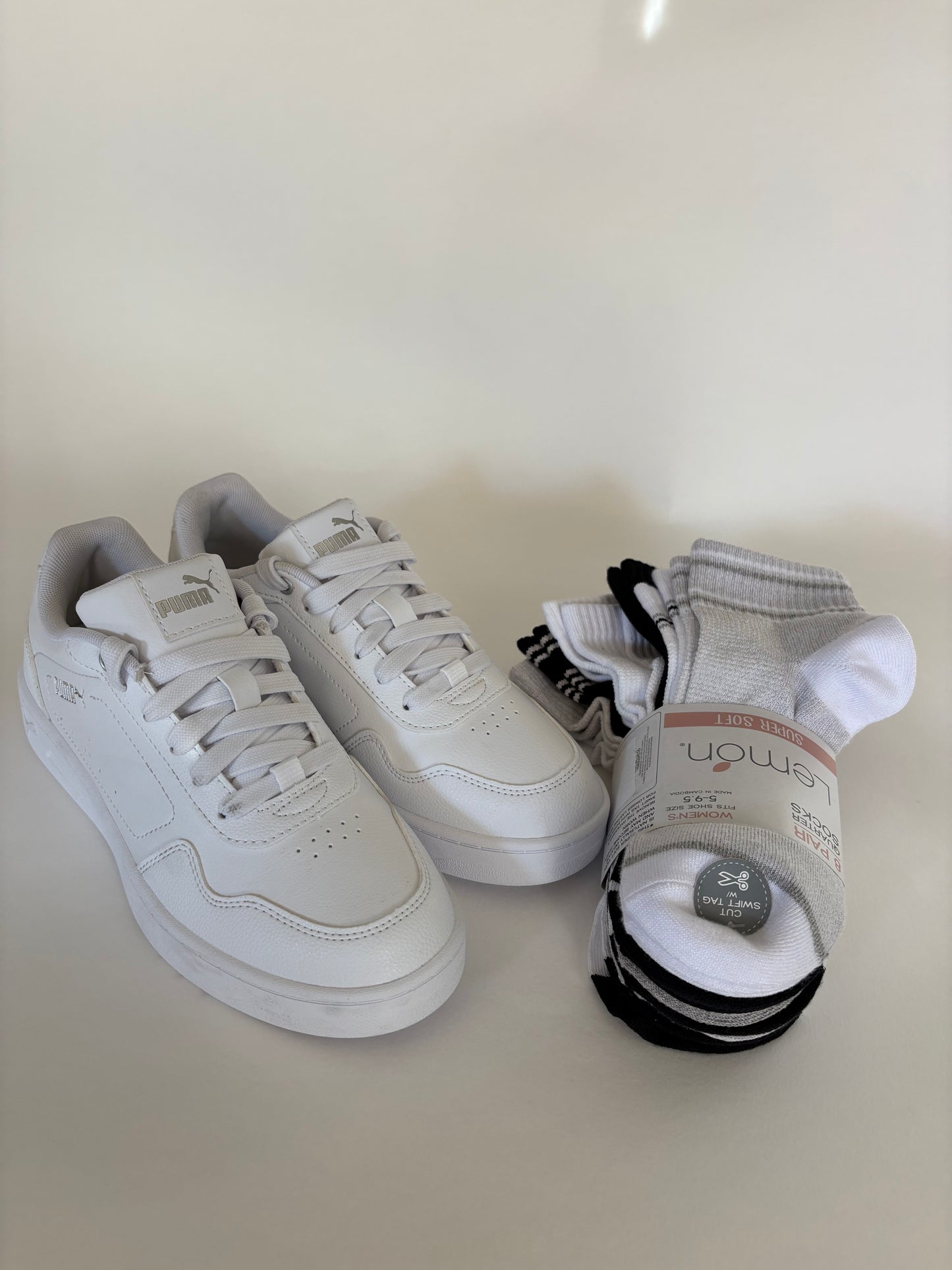 PUMA Court Classy Women’s Sneakers US7 – White + 8 Pairs of Socks