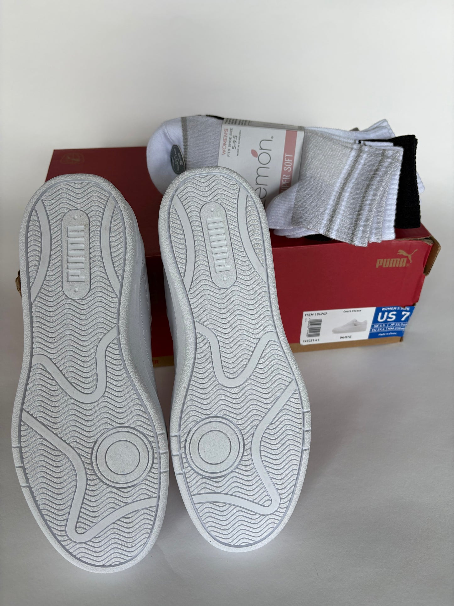 PUMA Court Classy Women’s Sneakers US7 – White + 8 Pairs of Socks